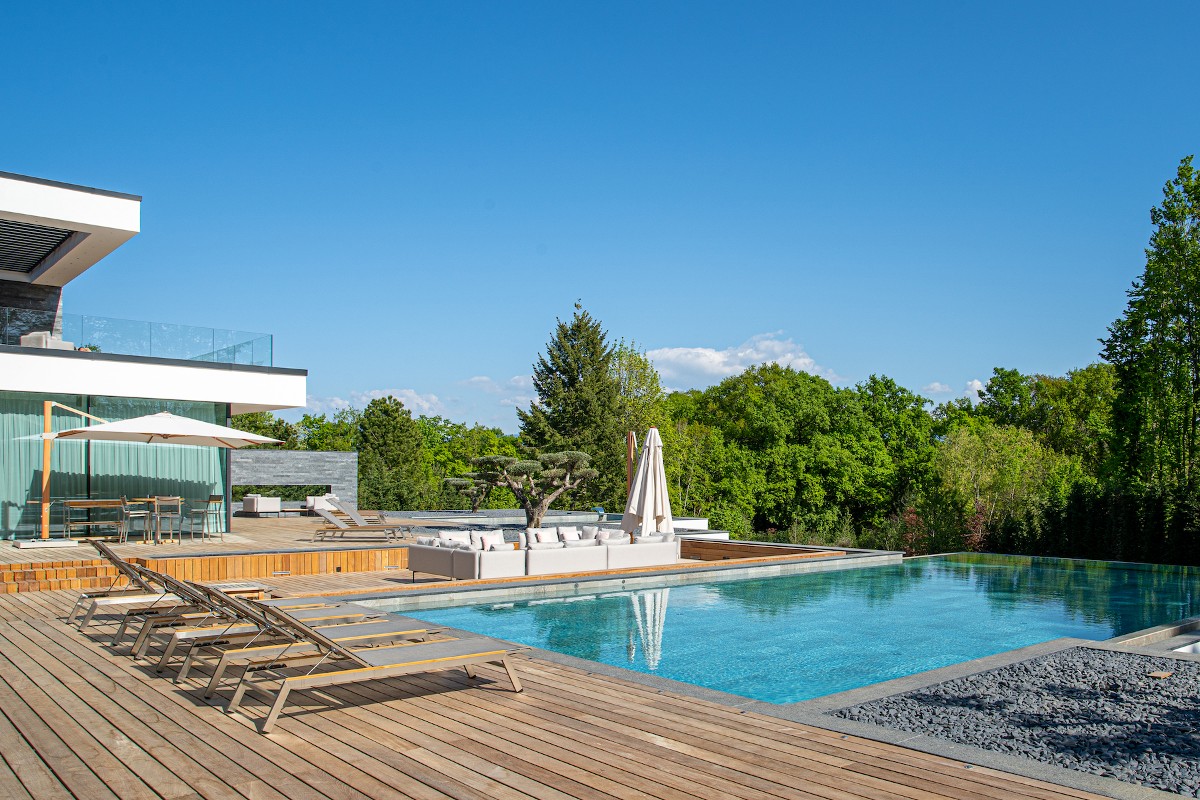 New Ultima Geneva Grand Villa Switzerland